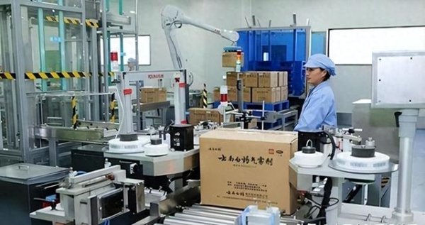配资平台网 亏空60亿国企资产, 多位高管被带走调查, 千亿中药巨头怎么了